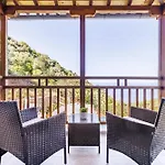 Mavraki Villa