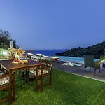 Mavraki Villa Glossa