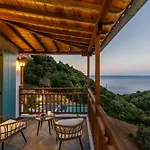 Mavraki Villa *