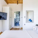 Villa Mavraki Glossa
