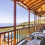 Mavraki Villa Glossa