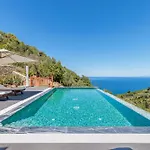 Mavraki Villa