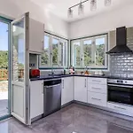 Villa Mavraki *