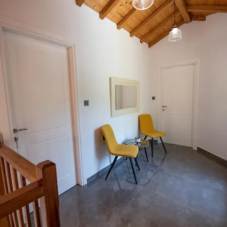 Mavraki Villa *