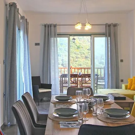 Mavraki Villa Glossa