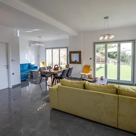 Mavraki Villa Glossa