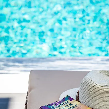 Villa Mavraki Glossa