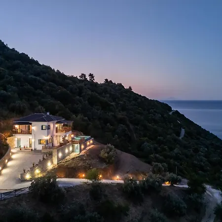 Mavraki Villa