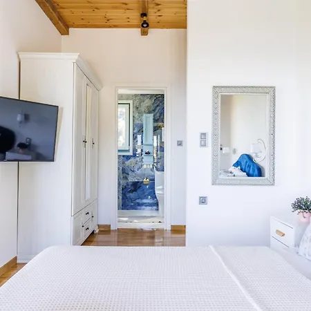 Villa Mavraki Glossa