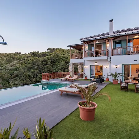 Mavraki Villa