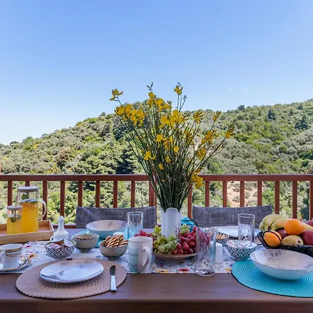 Villa Mavraki Glossa